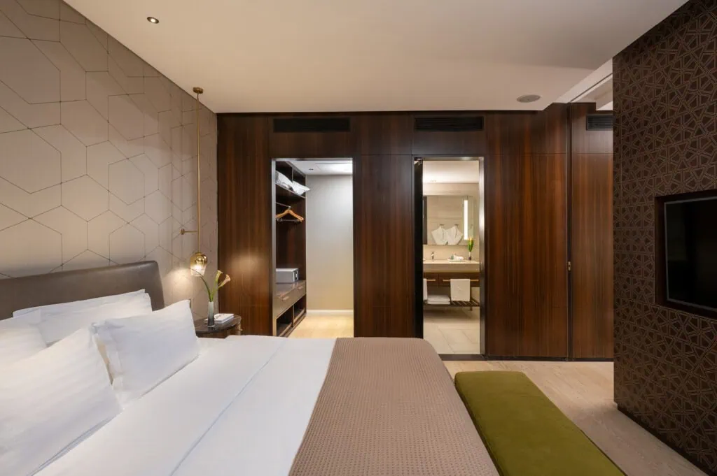 Inbal Hotel_premium balcony suite_room 858_04